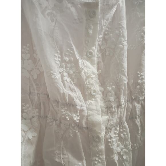 Tops - Women's White lace cropped dress top